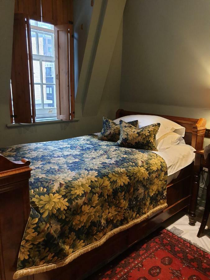 Batty Langley'S Hotel London Eksteriør billede A guest room at the Inn